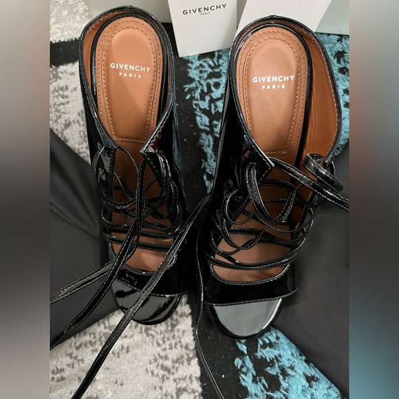 Authentic Givenchy lace up backless mule sandal - Picture 5 of 5